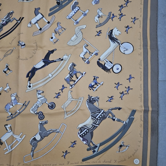 🇨🇵 HERMES silk scarf 90X 90 cm peach color authentic made in France 🇨🇵 - Picture 8 of 12